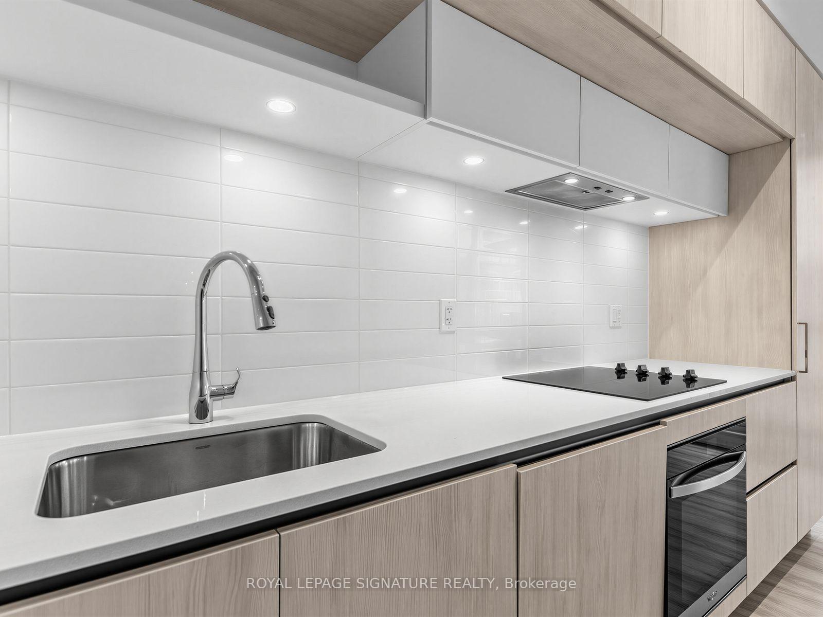 Photo 17 of Unit 1014, 14 David Eyer Road, Richmond Hill, Rural Richmond Hill — HOMEH