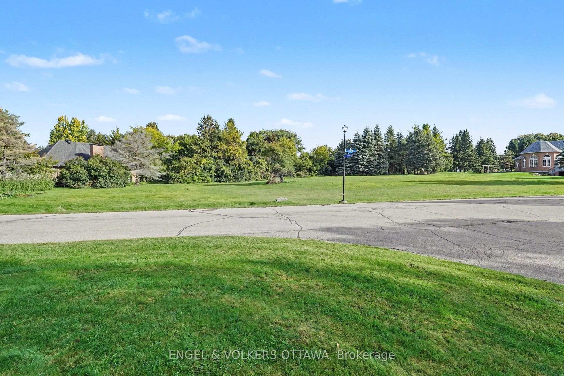 Photo 9 of 34 Cedarhill Drive, Ottawa, Cedar Hill/Orchard Estates — HOMEH