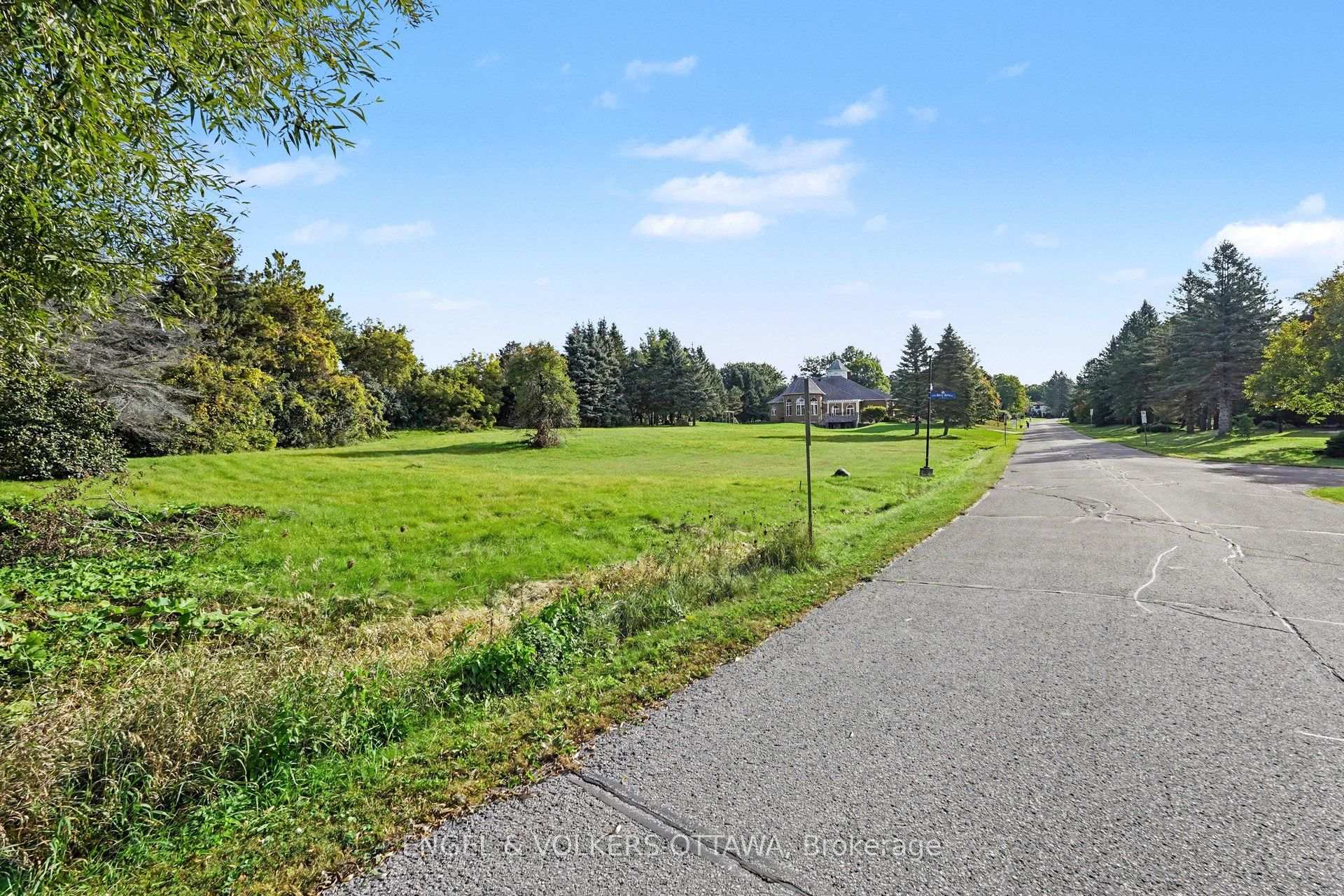 Photo 10 of 34 Cedarhill Drive, Ottawa, Cedar Hill/Orchard Estates — HOMEH
