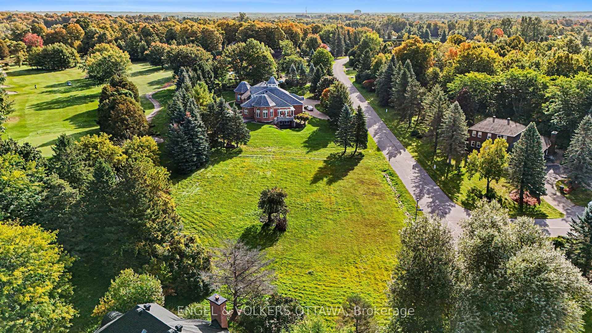 Photo 12 of 34 Cedarhill Drive, Ottawa, Cedar Hill/Orchard Estates — HOMEH