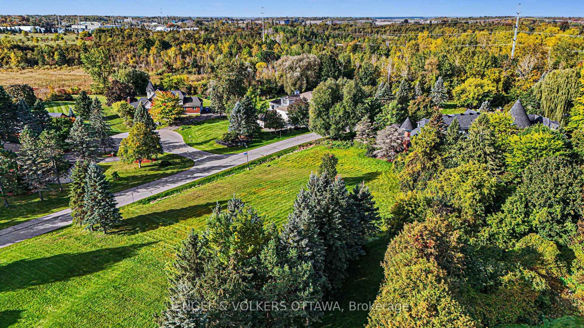 Photo 13 of 34 Cedarhill Drive, Ottawa, Cedar Hill/Orchard Estates — HOMEH