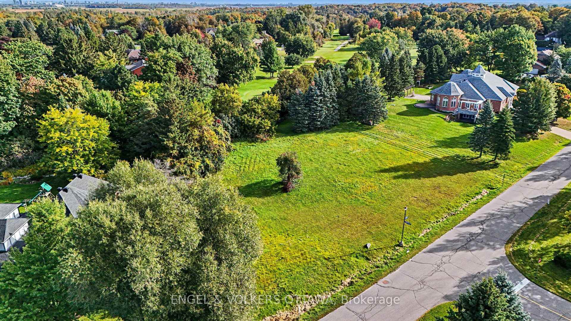 Photo 18 of 34 Cedarhill Drive, Ottawa, Cedar Hill/Orchard Estates — HOMEH