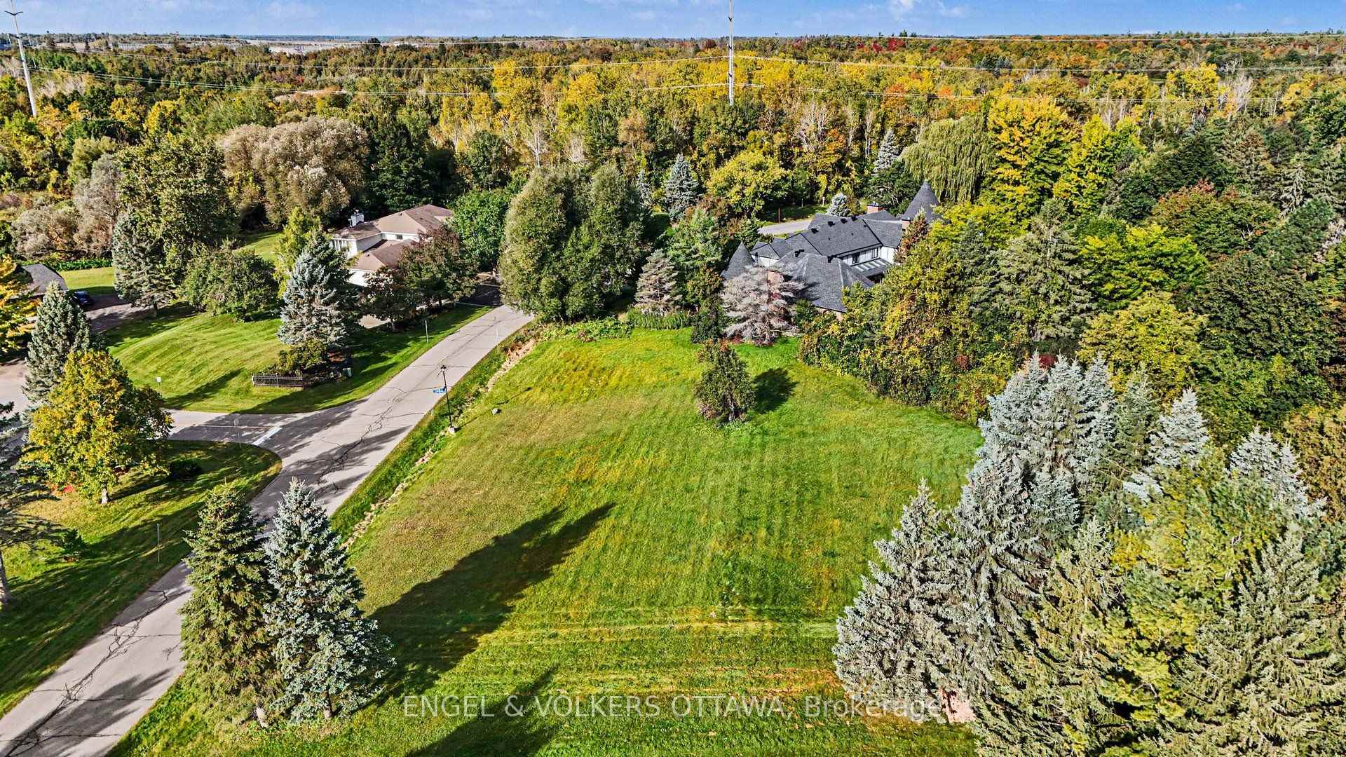 Photo 21 of 34 Cedarhill Drive, Ottawa, Cedar Hill/Orchard Estates — HOMEH