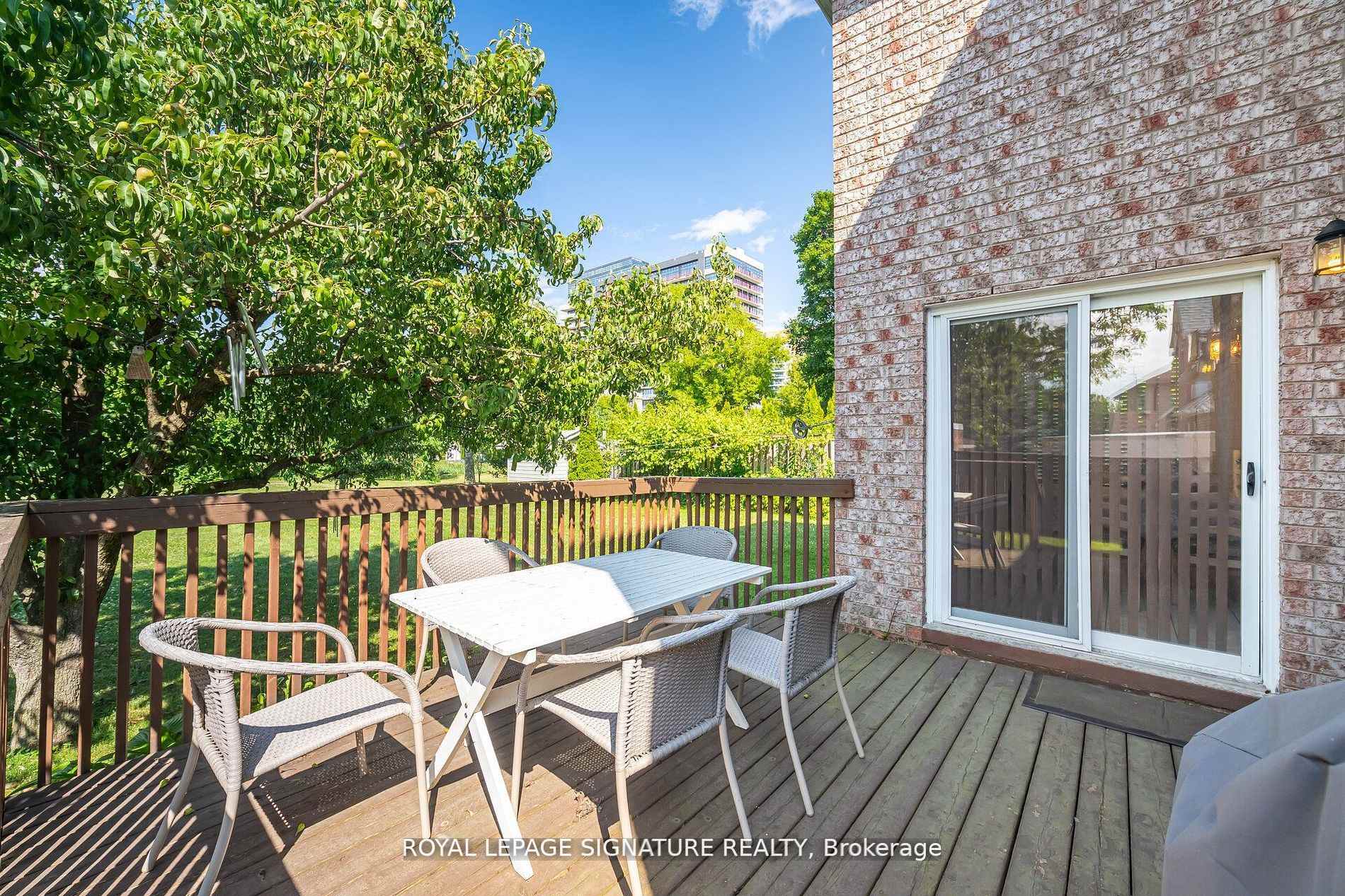 Photo 16 of 4097 Hickory Drive, Mississauga, Rathwood — HOMEH