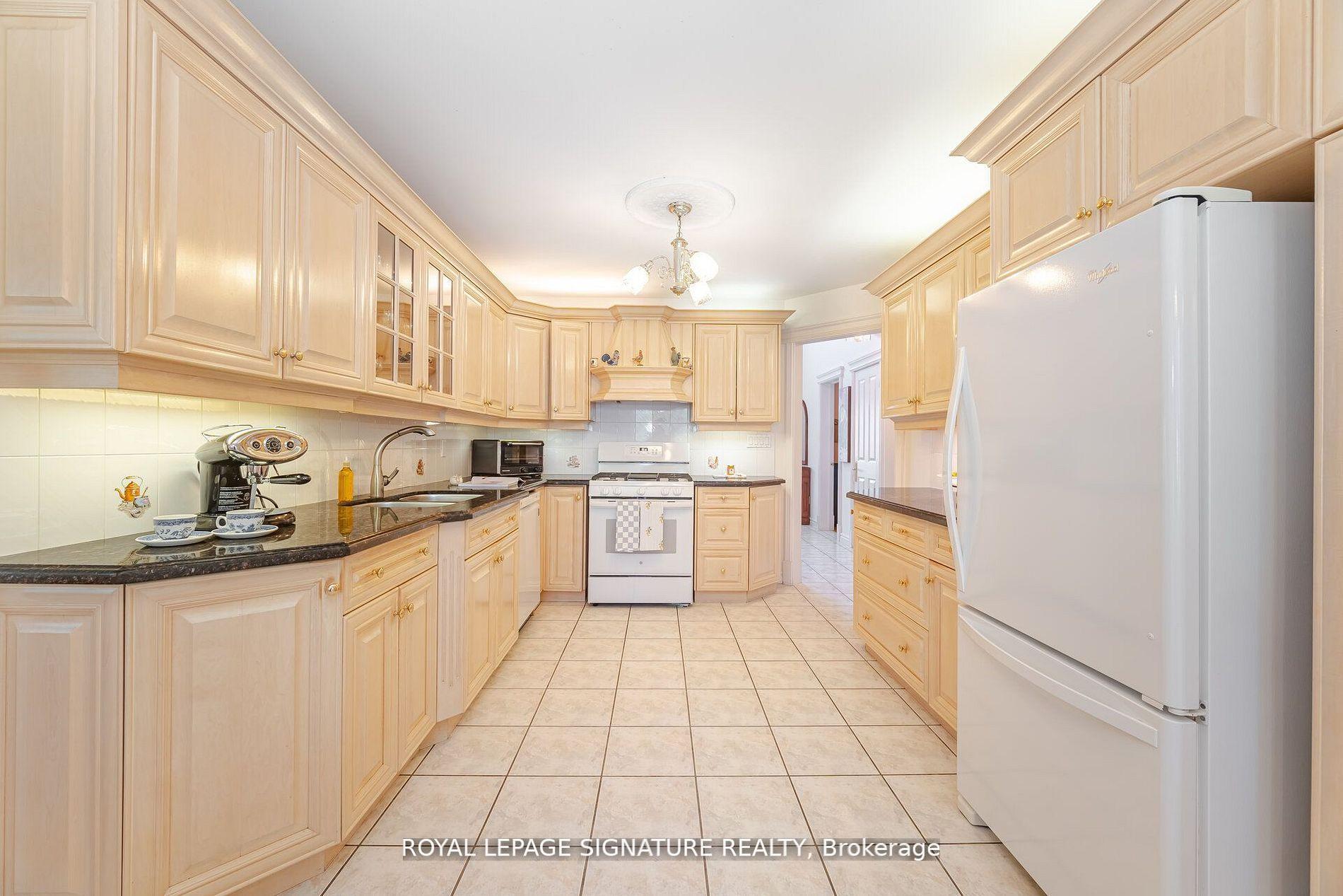 Photo 37 of 4097 Hickory Drive, Mississauga, Rathwood — HOMEH