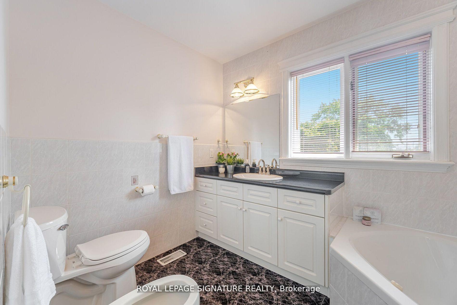 Photo 51 of 4097 Hickory Drive, Mississauga, Rathwood — HOMEH