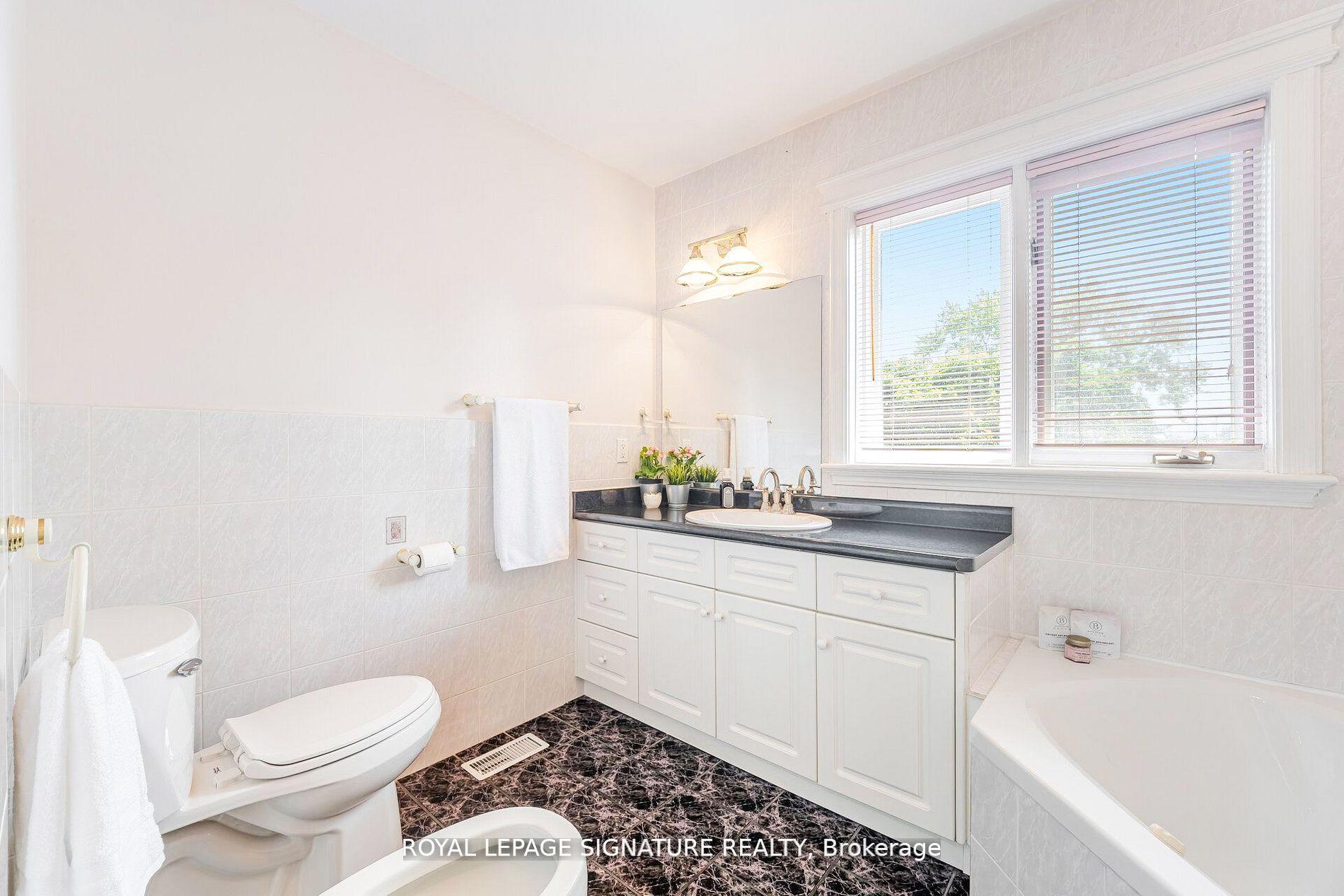 Photo 54 of 4097 Hickory Drive, Mississauga, Rathwood — HOMEH