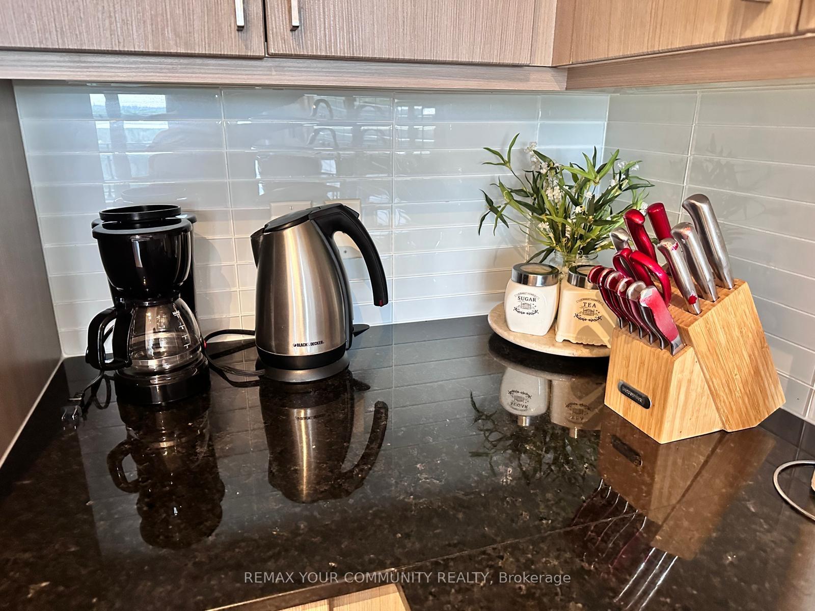 Photo 4 of Unit 807B, 9600 Yonge Street, Richmond Hill, North Richvale — HOMEH