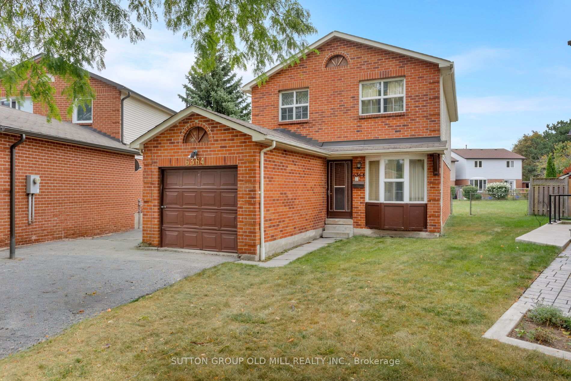 Photo 2 of 6364 Plowmans Heath, Mississauga, Meadowvale — HOMEH