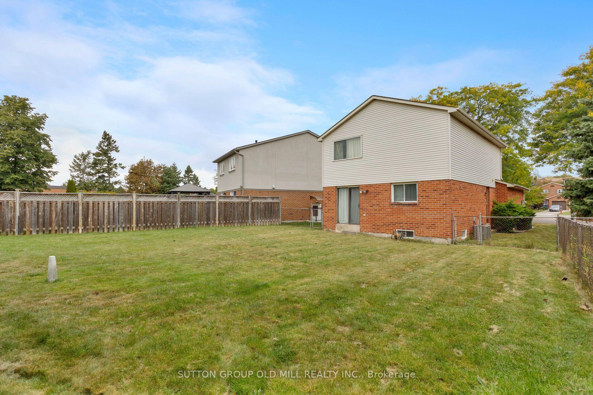 Photo 9 of 6364 Plowmans Heath, Mississauga, Meadowvale — HOMEH