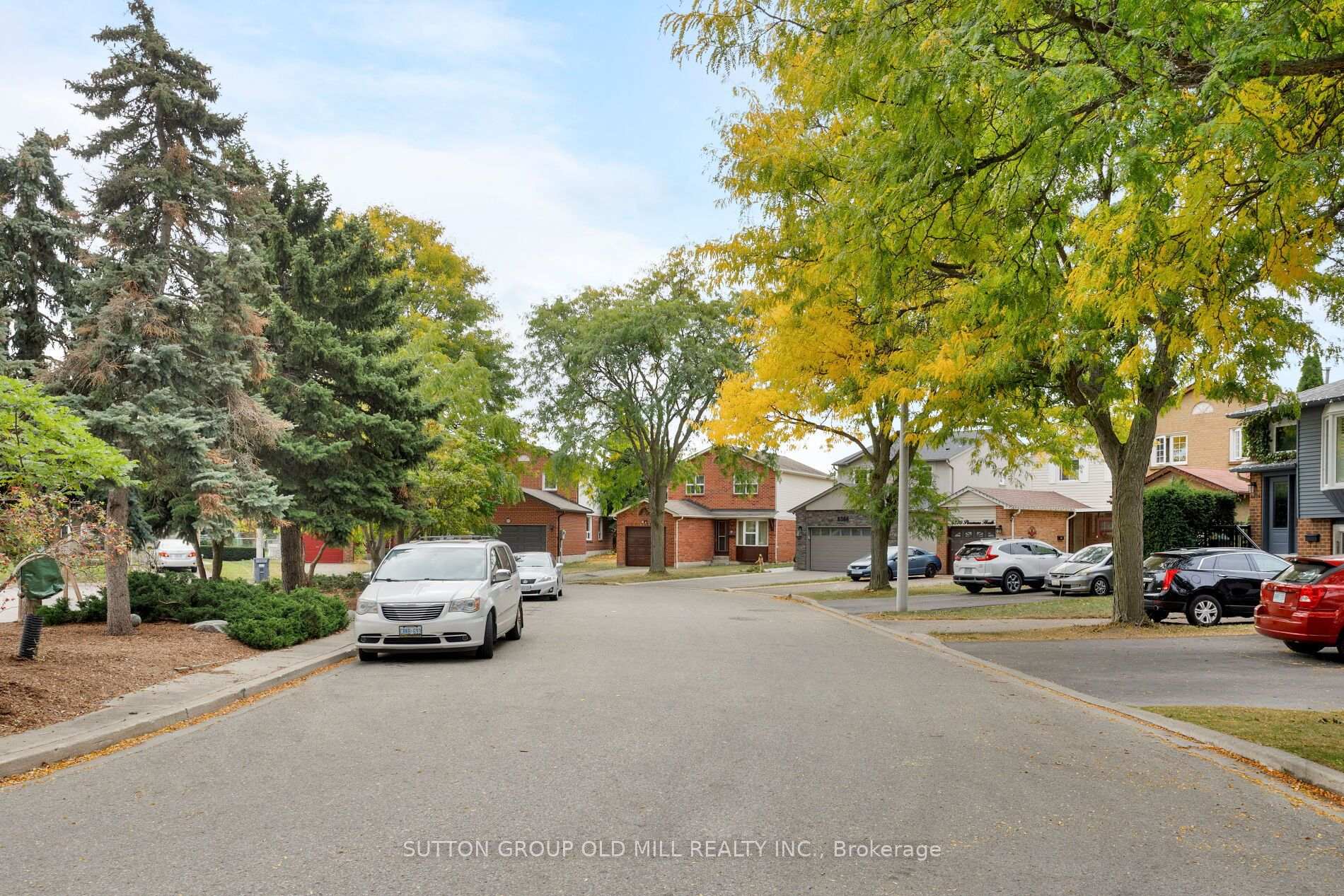 Photo 13 of 6364 Plowmans Heath, Mississauga, Meadowvale — HOMEH