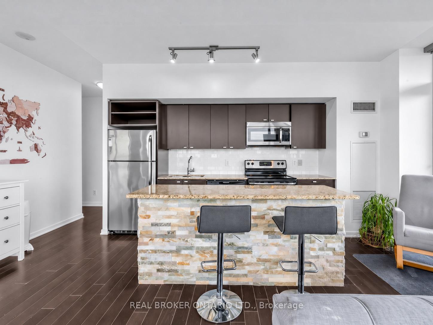 Photo 3 of Unit 1310, 105 The Queensway, Toronto, High Park-Swansea — HOMEH