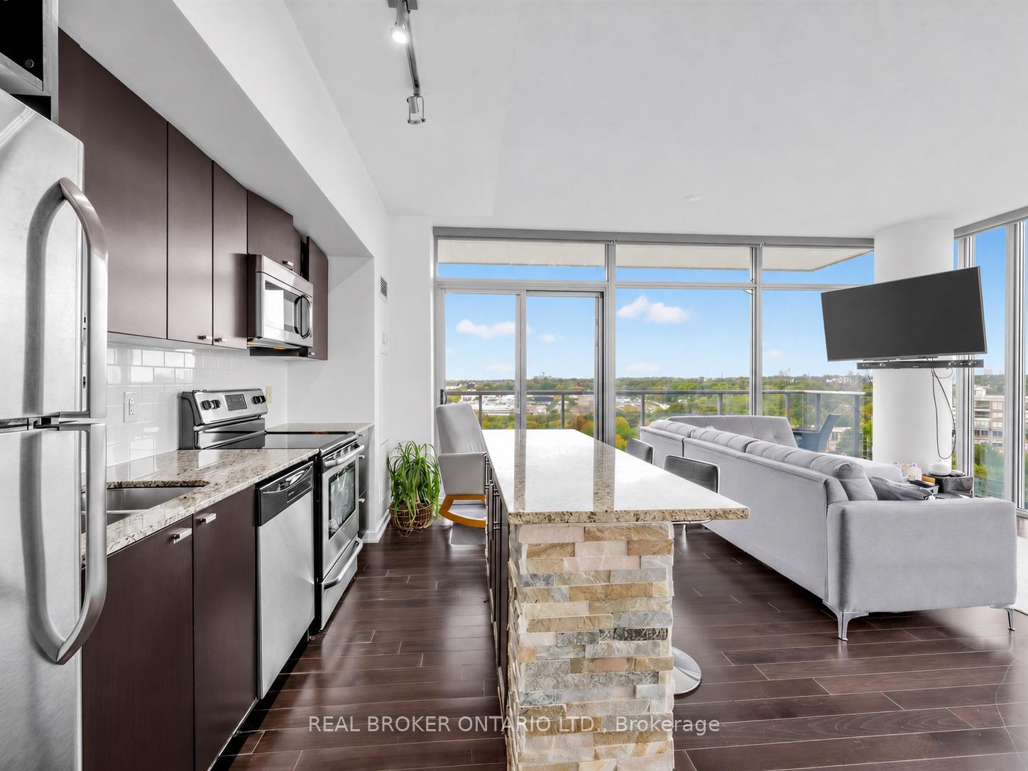 Photo 4 of Unit 1310, 105 The Queensway, Toronto, High Park-Swansea — HOMEH
