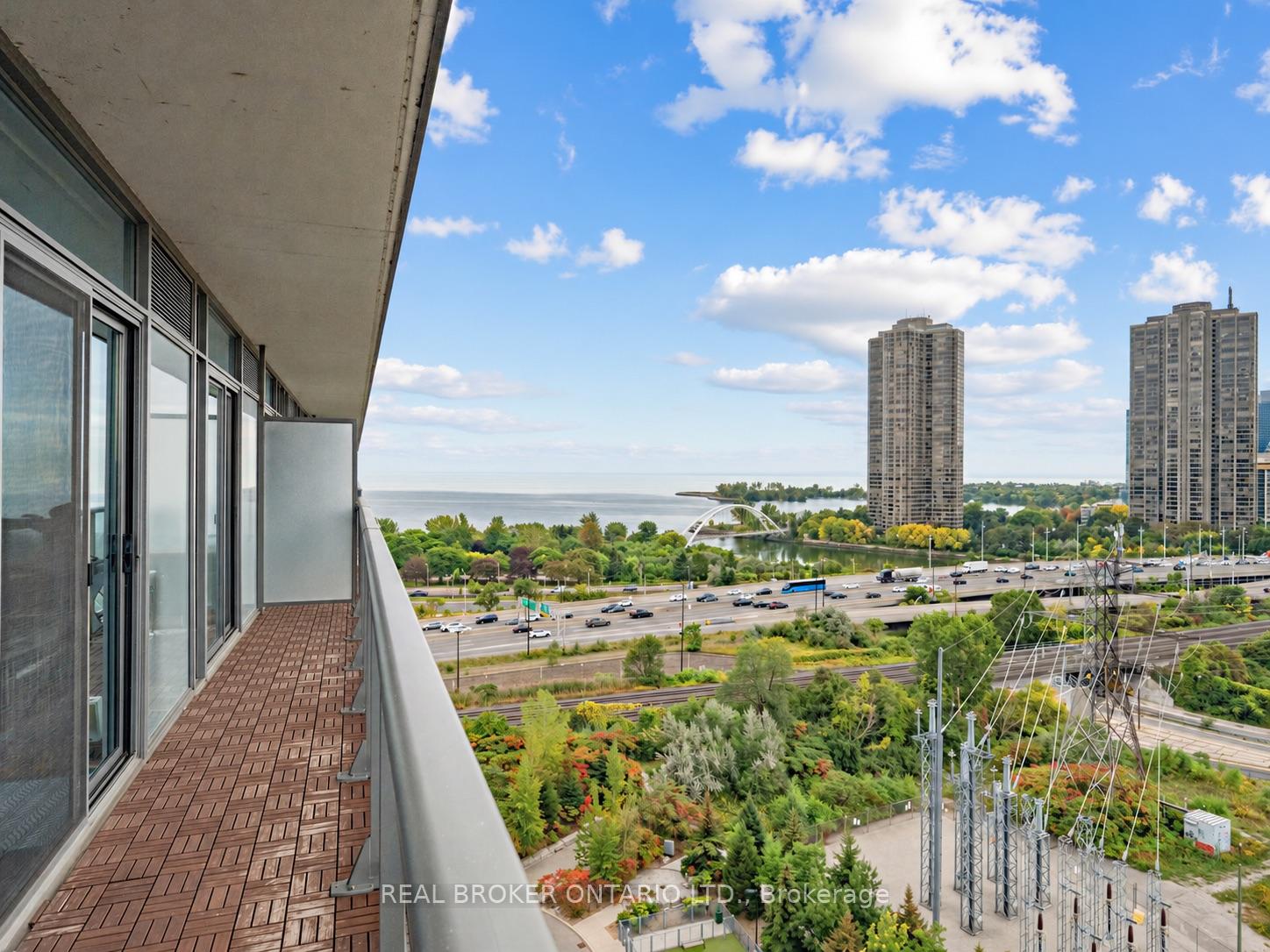 Photo 5 of Unit 1310, 105 The Queensway, Toronto, High Park-Swansea — HOMEH