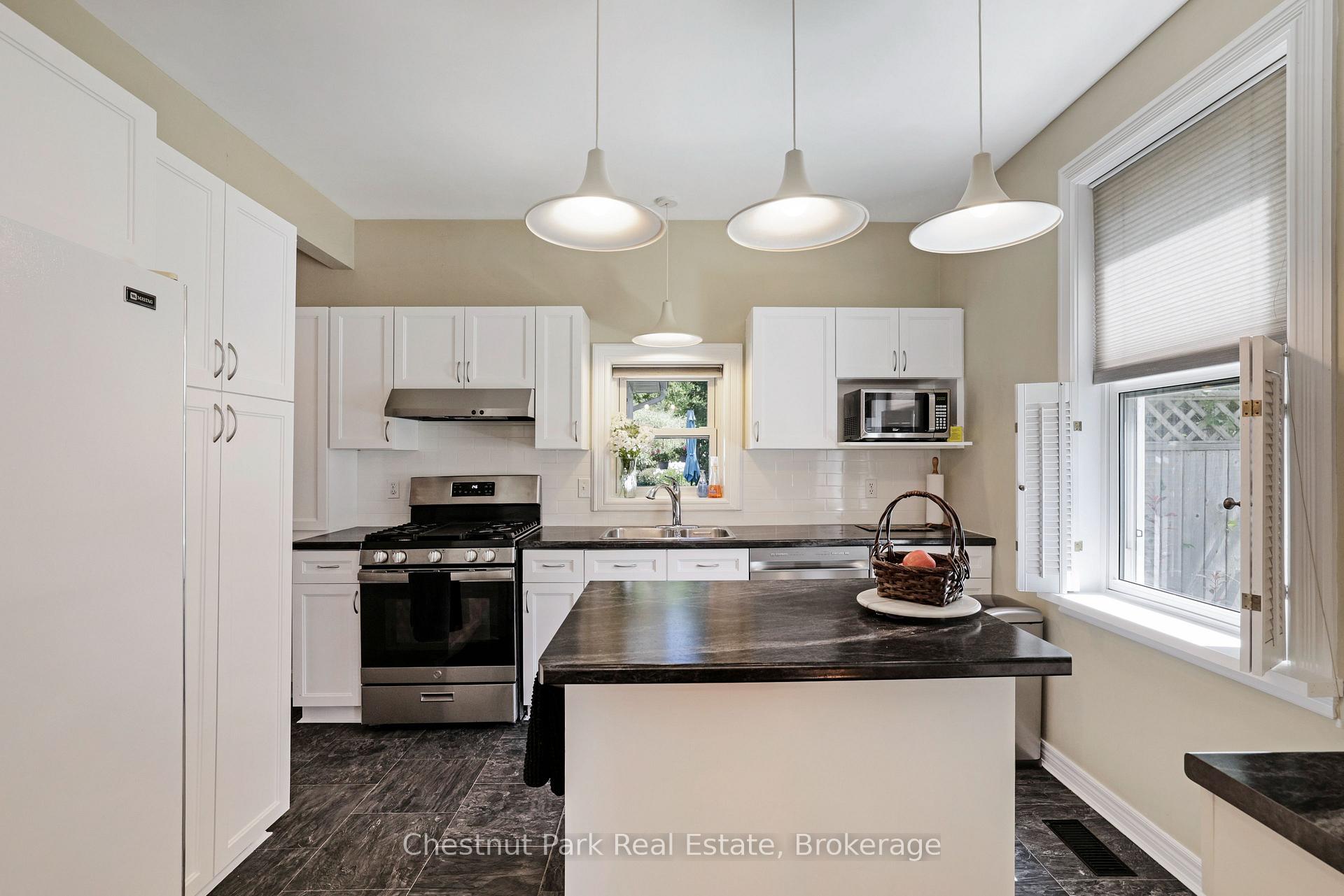 Photo 13 of 755 4th Avenue E, Owen Sound — HOMEH