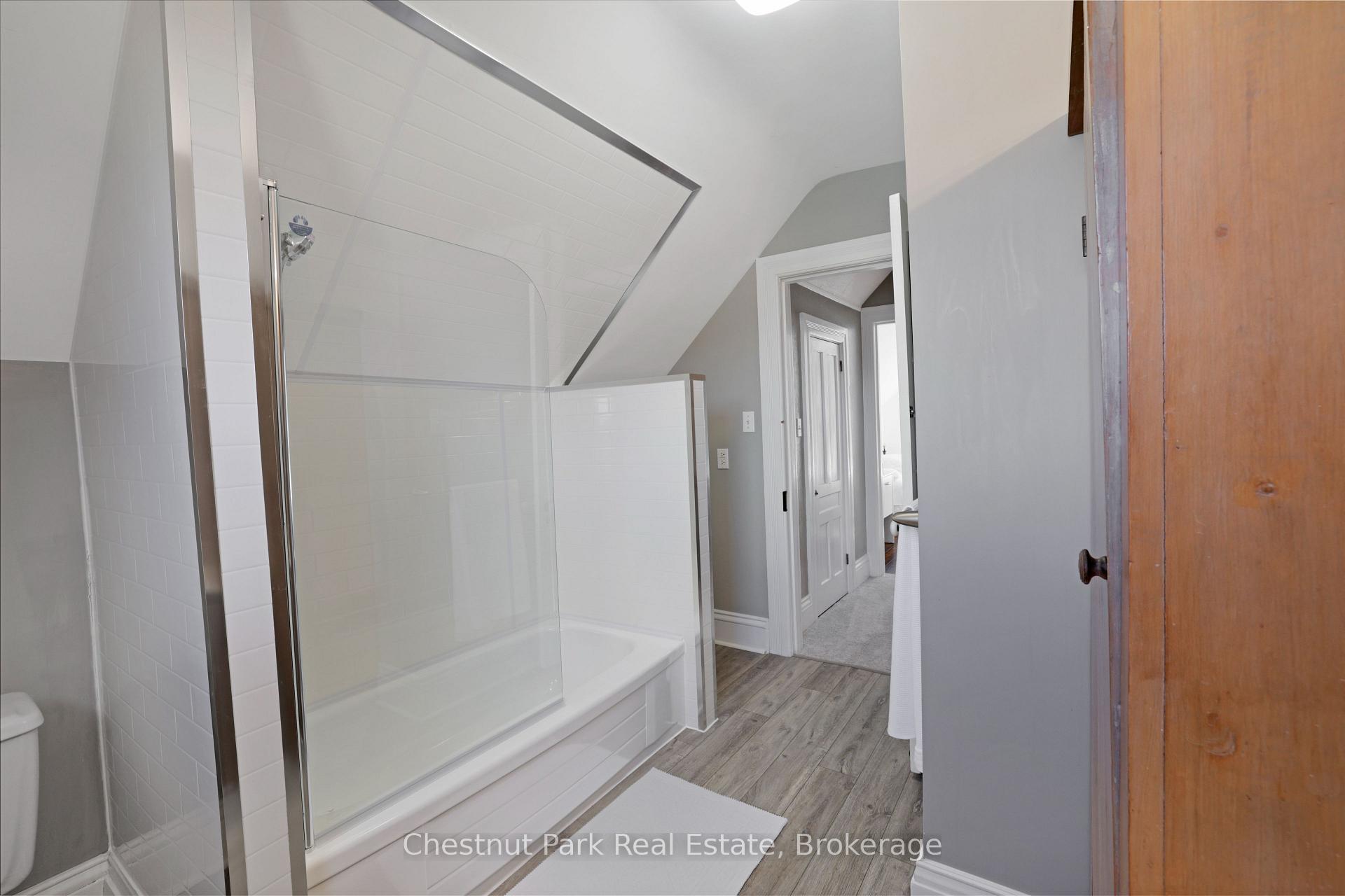Photo 34 of 755 4th Avenue E, Owen Sound — HOMEH