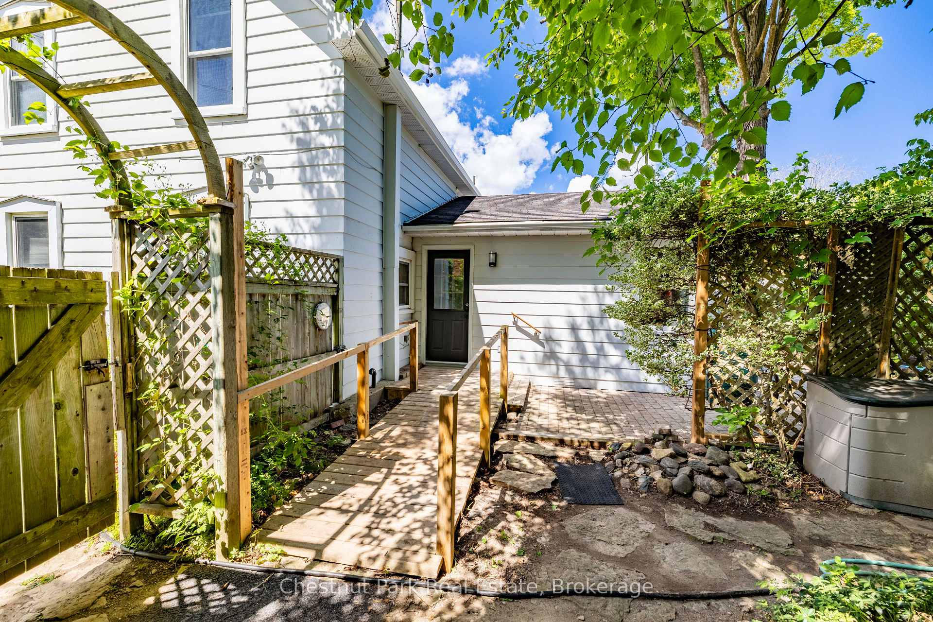Photo 36 of 755 4th Avenue E, Owen Sound — HOMEH