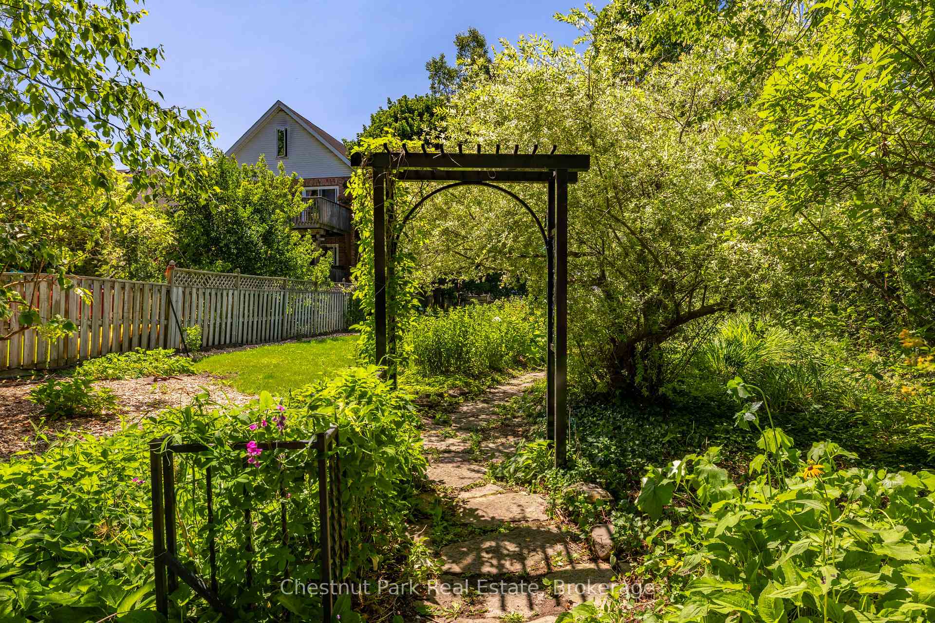 Photo 45 of 755 4th Avenue E, Owen Sound — HOMEH