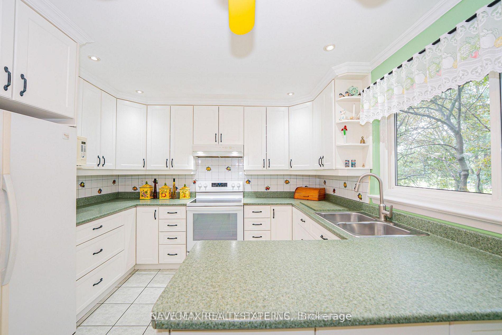 Photo 14 of Unit 56, 46 Dearbourne Boulevard, Brampton, Southgate — HOMEH