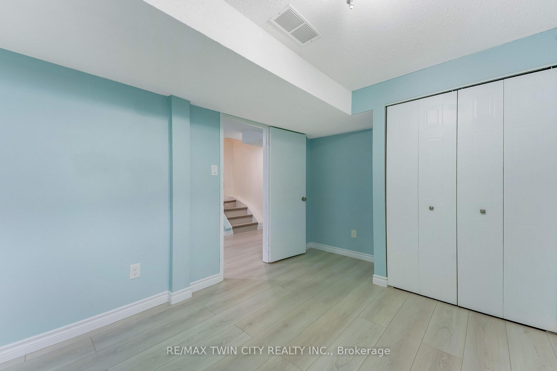 Photo 34 of 47 Bushnell Drive, Cambridge, Greenway-Chaplin — HOMEH
