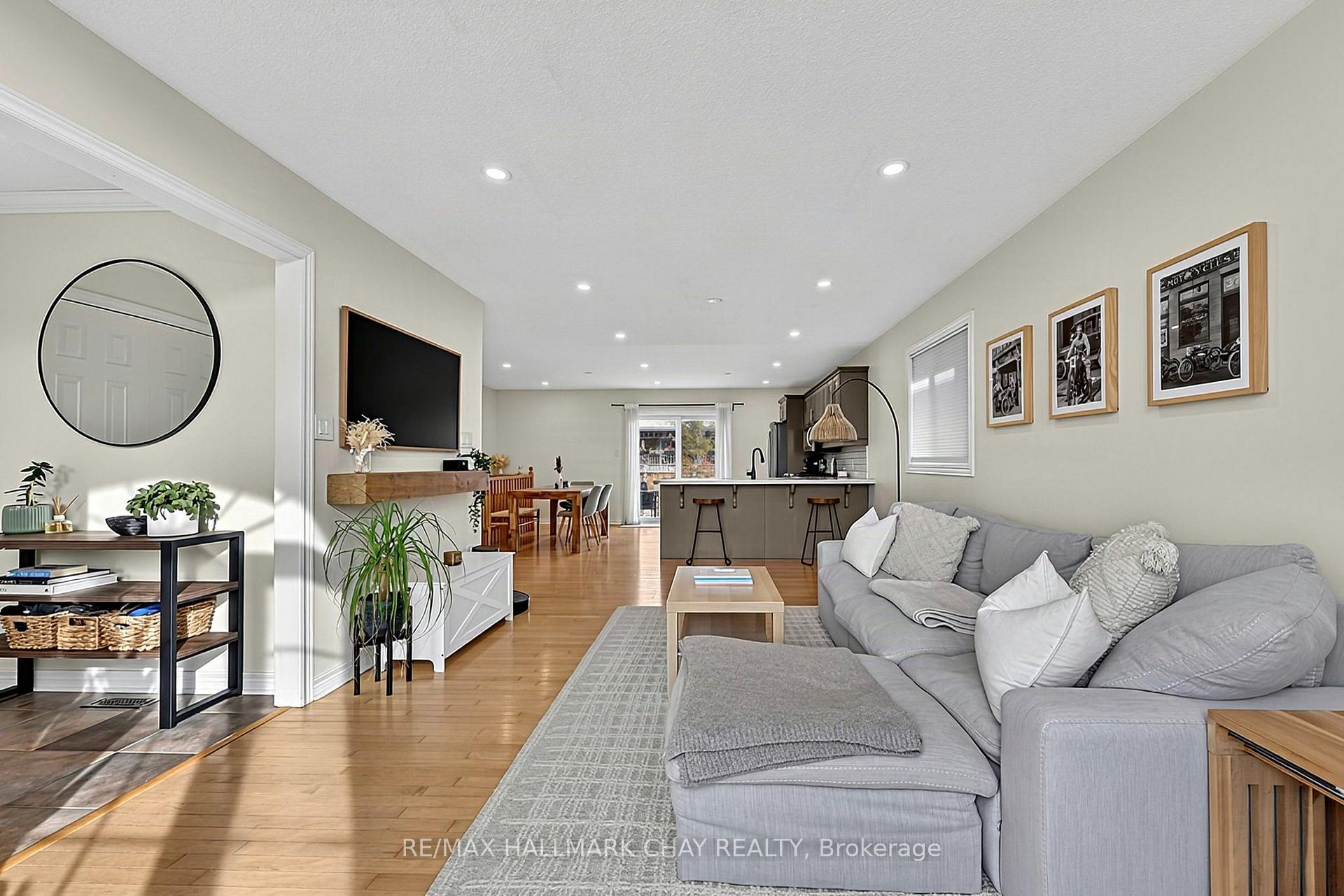 Photo 6 of 8 Graham Street, Springwater, Elmvale — HOMEH