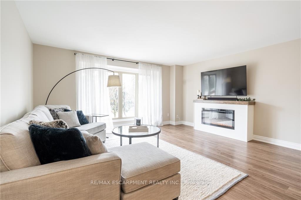Photo 5 of Unit 118, 895 Maple Avenue, Burlington, Brant — HOMEH