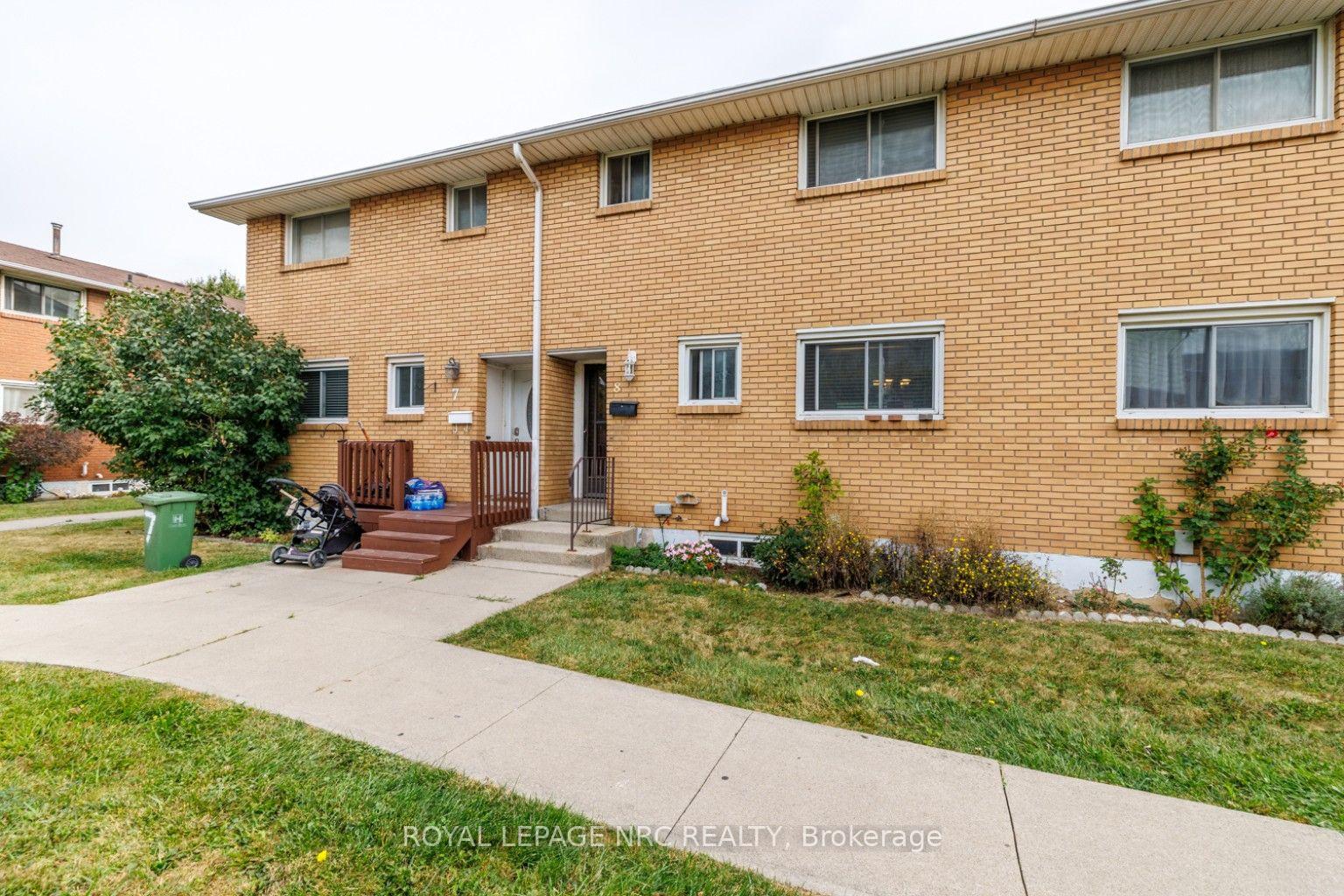 Photo 2 of Unit 8, 161 Berkindale Drive, Hamilton, Riverdale — HOMEH