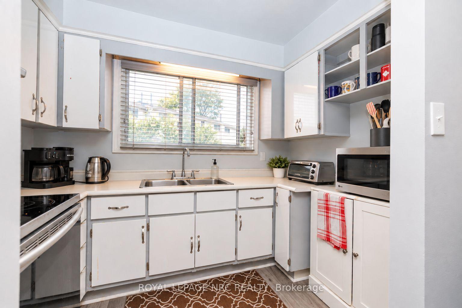 Photo 6 of Unit 8, 161 Berkindale Drive, Hamilton, Riverdale — HOMEH