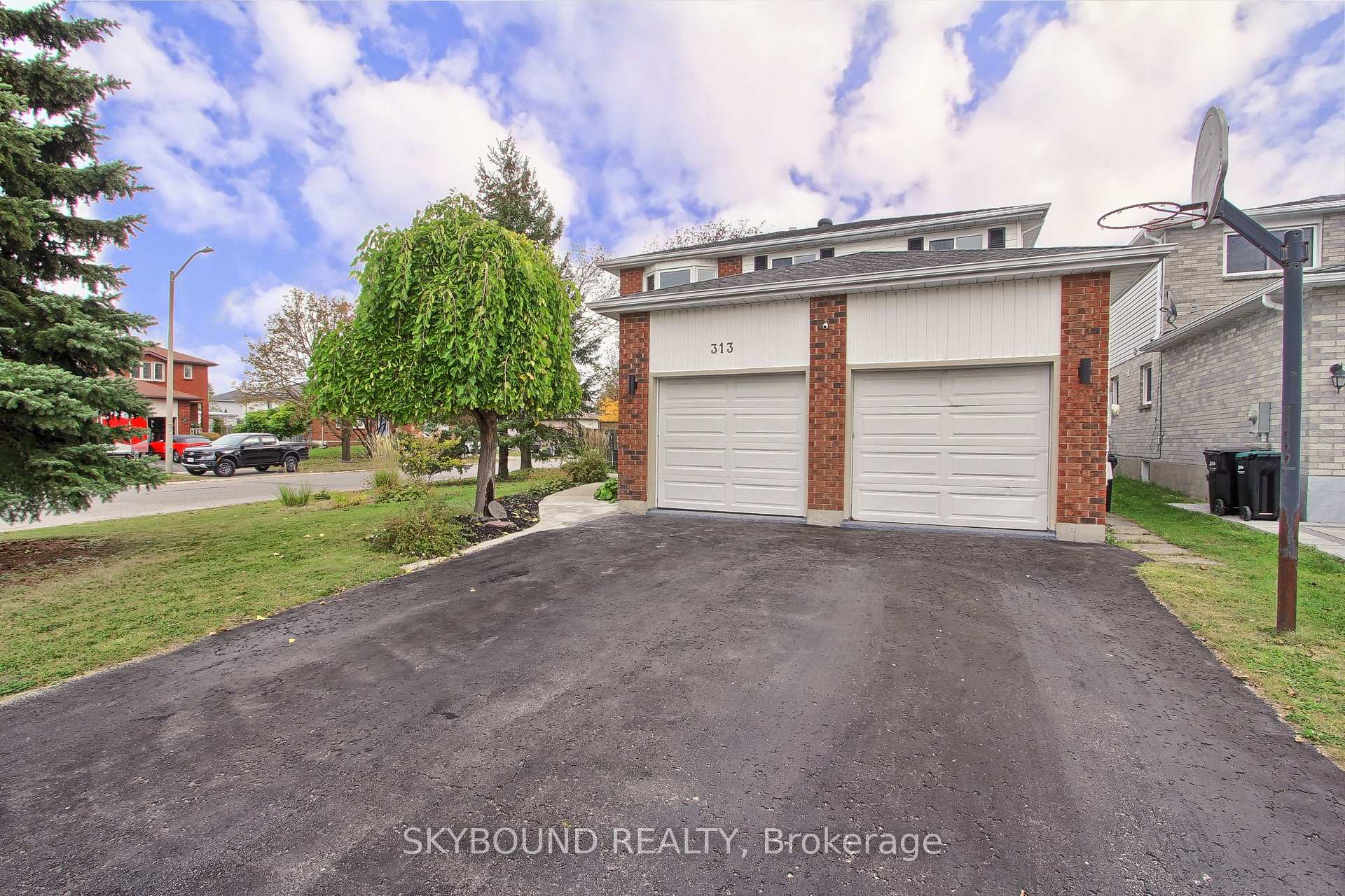 Photo 2 of 313 Hickling Trail, Barrie, Grove East — HOMEH