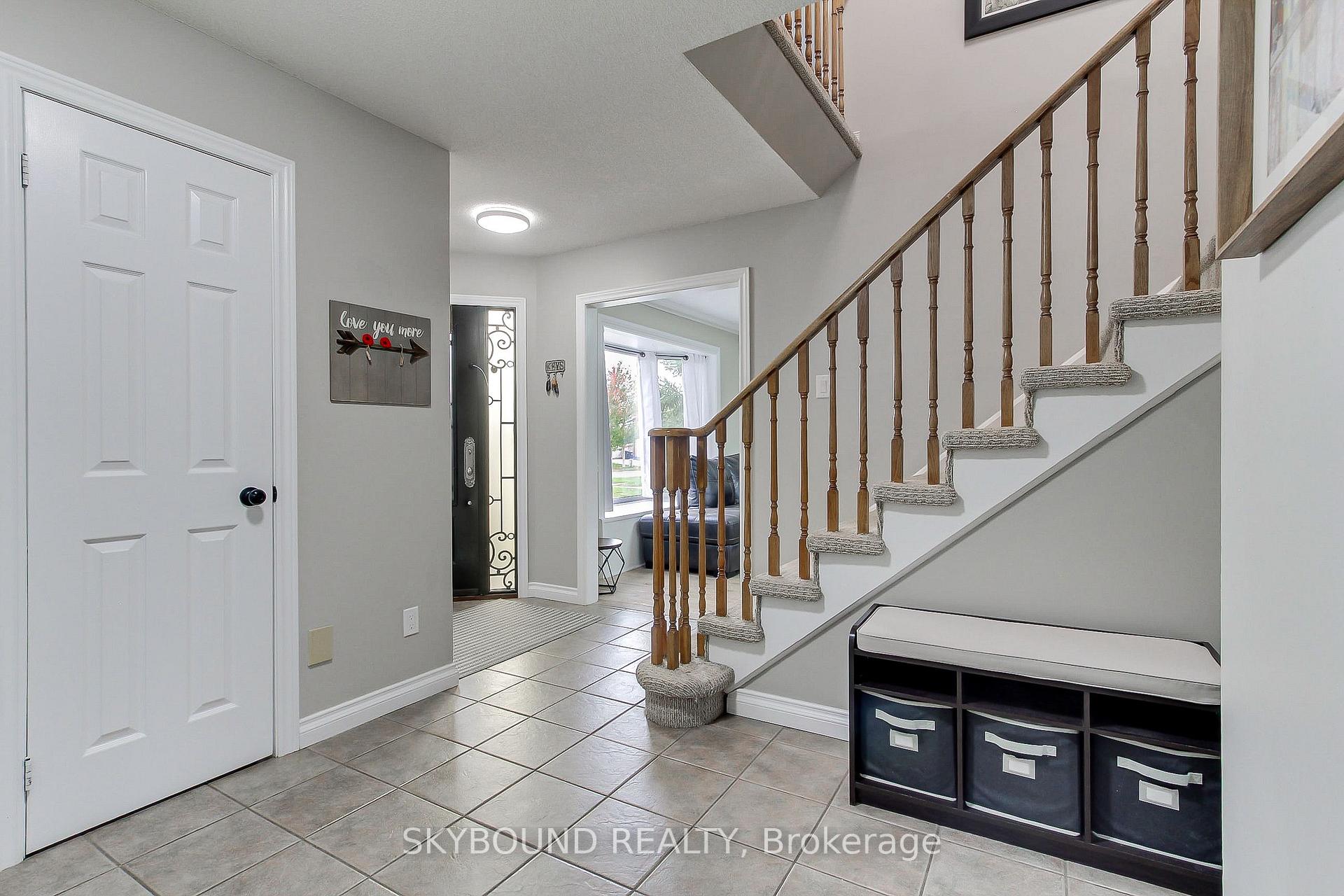 Photo 6 of 313 Hickling Trail, Barrie, Grove East — HOMEH