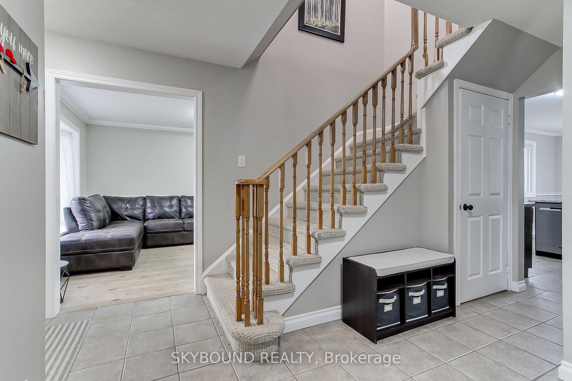 Photo 7 of 313 Hickling Trail, Barrie, Grove East — HOMEH