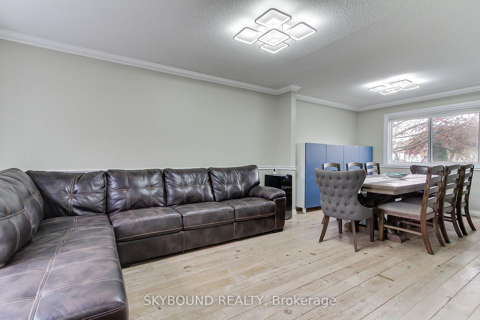 Photo 10 of 313 Hickling Trail, Barrie, Grove East — HOMEH