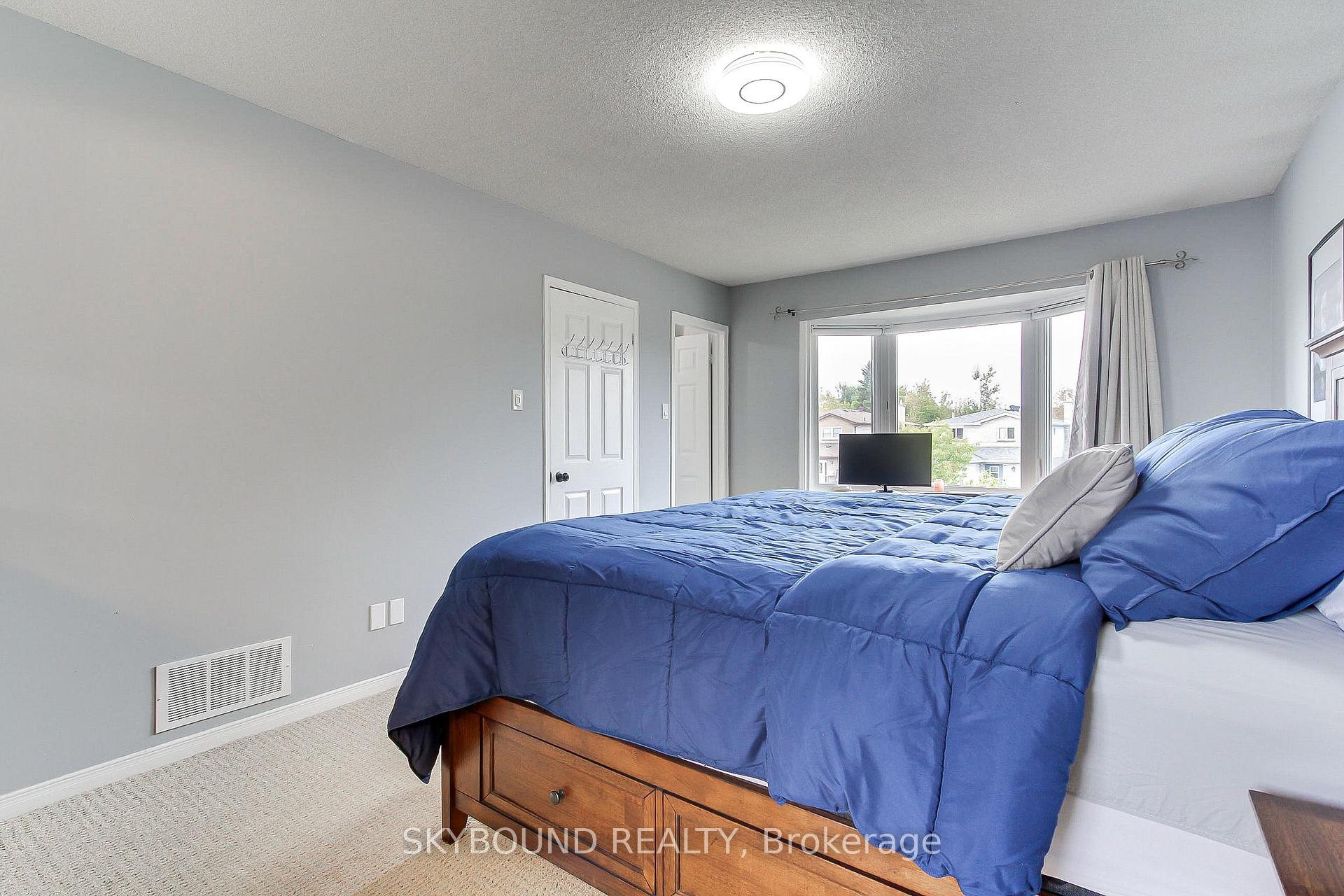 Photo 23 of 313 Hickling Trail, Barrie, Grove East — HOMEH