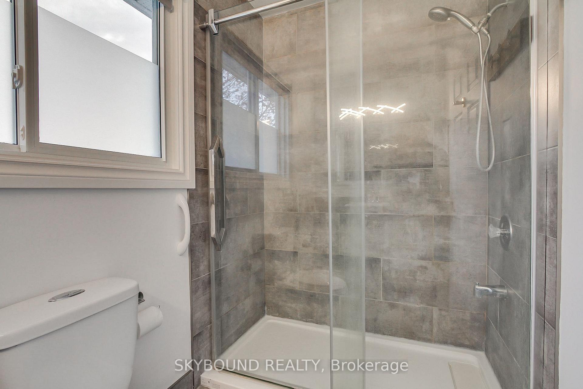 Photo 25 of 313 Hickling Trail, Barrie, Grove East — HOMEH