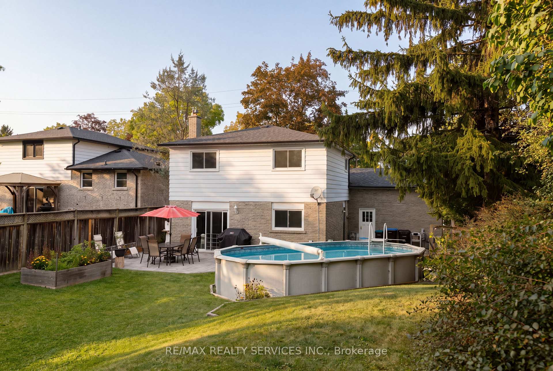 Photo 4 of 37 Maple Avenue W, New Tecumseth, Beeton — HOMEH