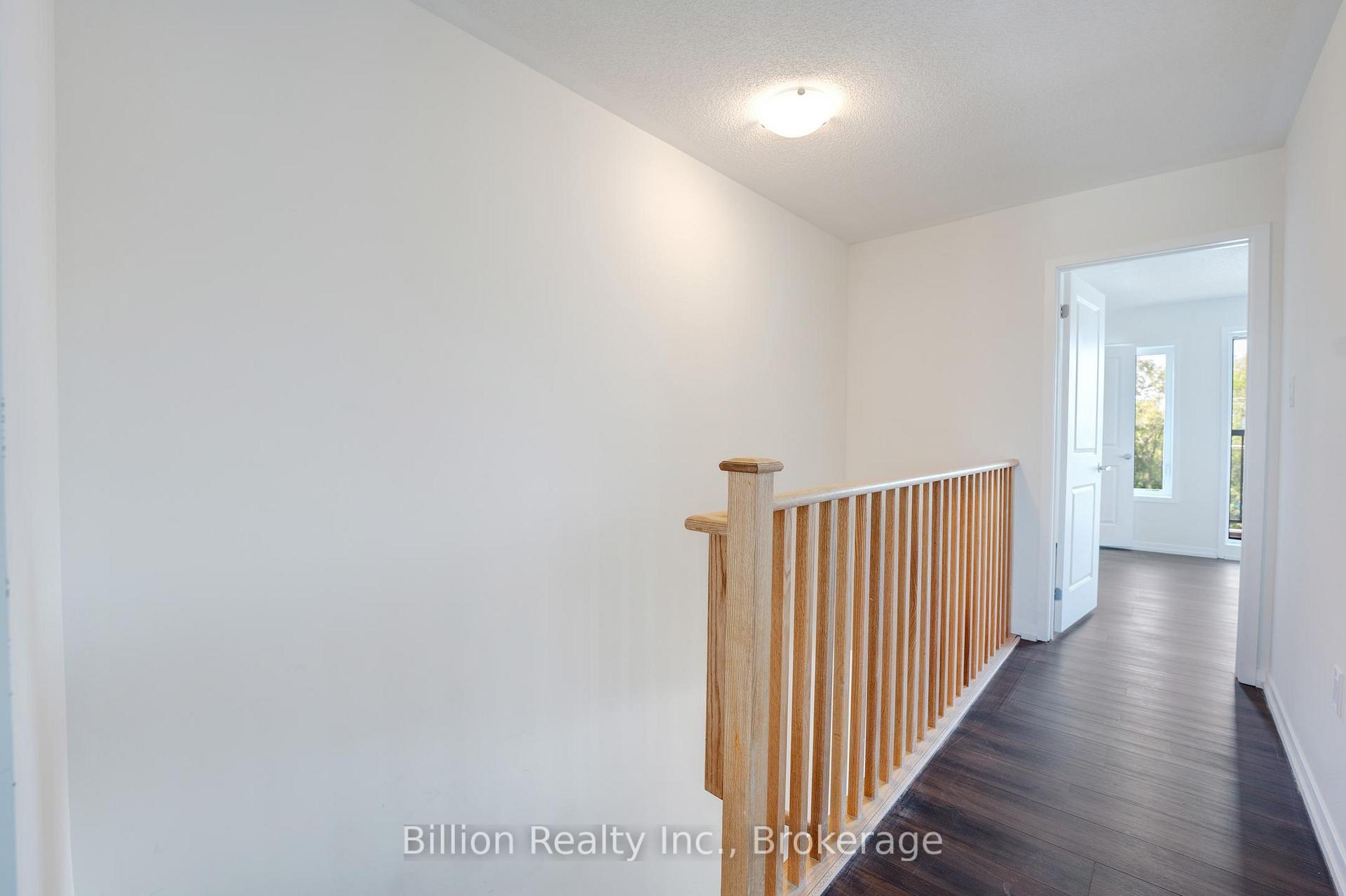 Photo 17 of 717 Heathrow Path, Oshawa, Samac — HOMEH