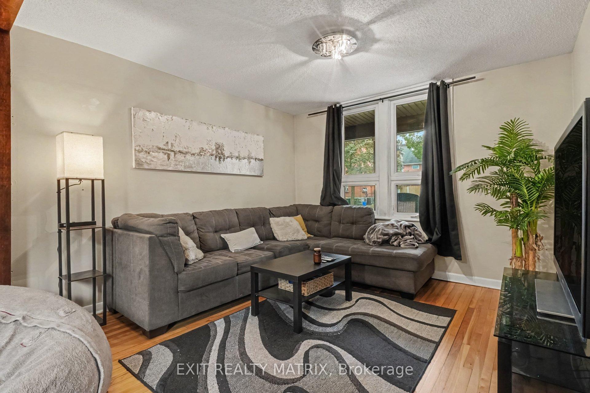 Photo 1 of Unit 1, 511 Cooper Street, Ottawa, Ottawa Centre — HOMEH
