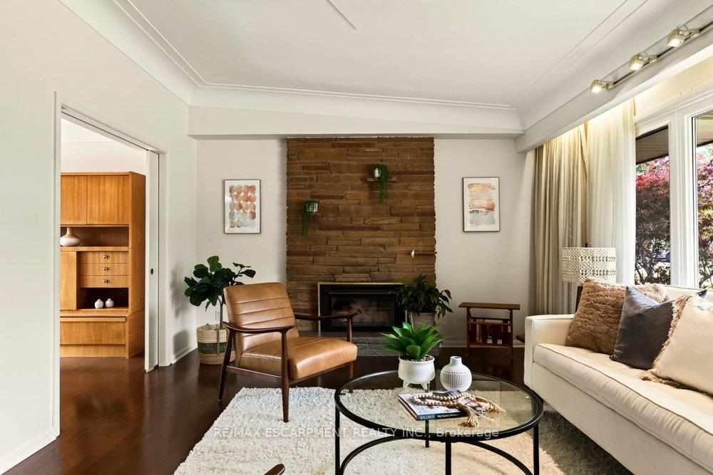 Photo 4 of 970 Danforth Avenue, Burlington, Bayview — HOMEH
