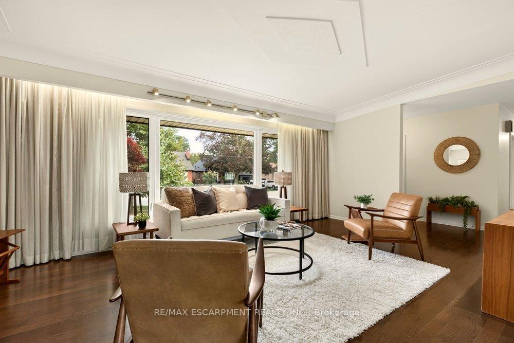 Photo 5 of 970 Danforth Avenue, Burlington, Bayview — HOMEH