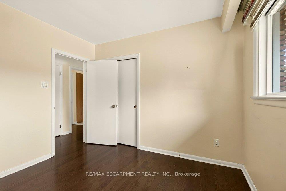 Photo 24 of 970 Danforth Avenue, Burlington, Bayview — HOMEH