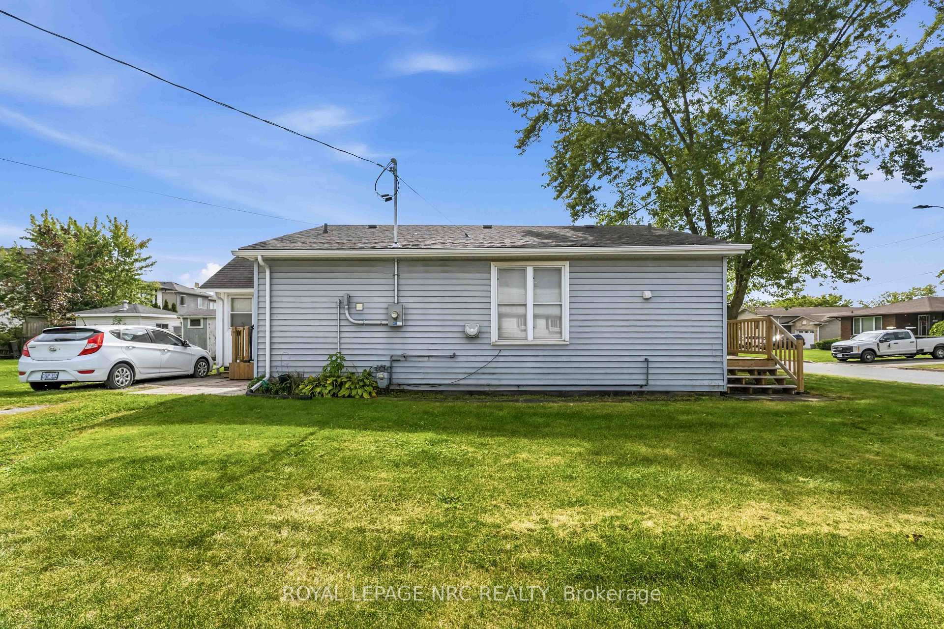 Photo 2 of 14 Sauer Avenue, Welland, Lincoln/Crowland — HOMEH