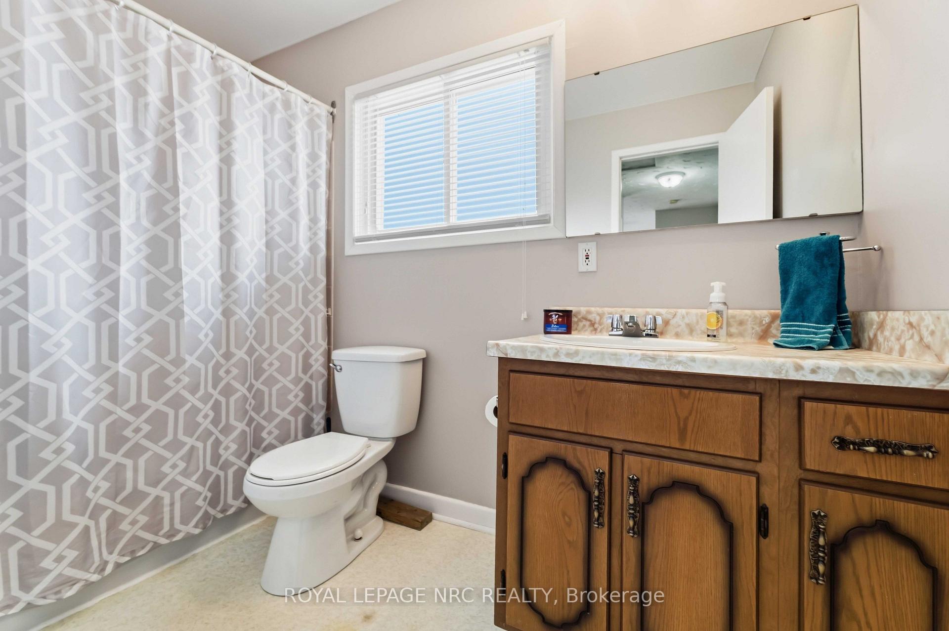 Photo 12 of 14 Sauer Avenue, Welland, Lincoln/Crowland — HOMEH