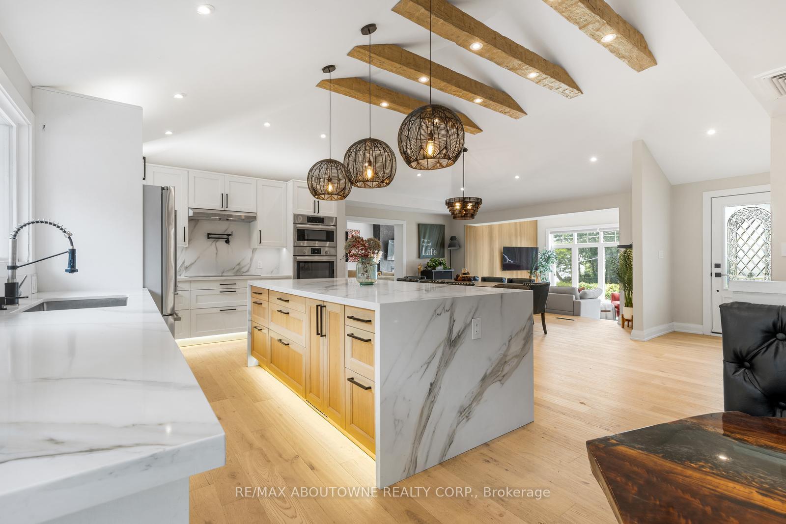 Photo 5 of 293 North Shore Boulevard E, Burlington, LaSalle — HOMEH
