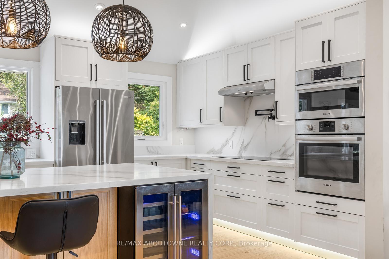 Photo 6 of 293 North Shore Boulevard E, Burlington, LaSalle — HOMEH