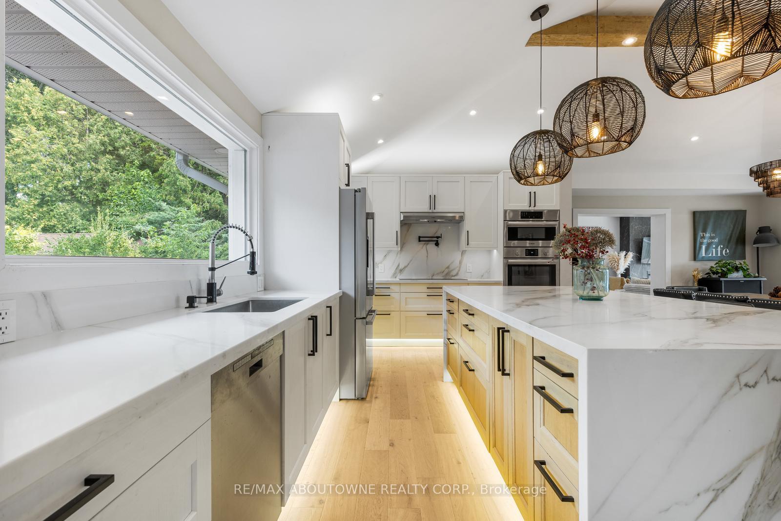 Photo 8 of 293 North Shore Boulevard E, Burlington, LaSalle — HOMEH