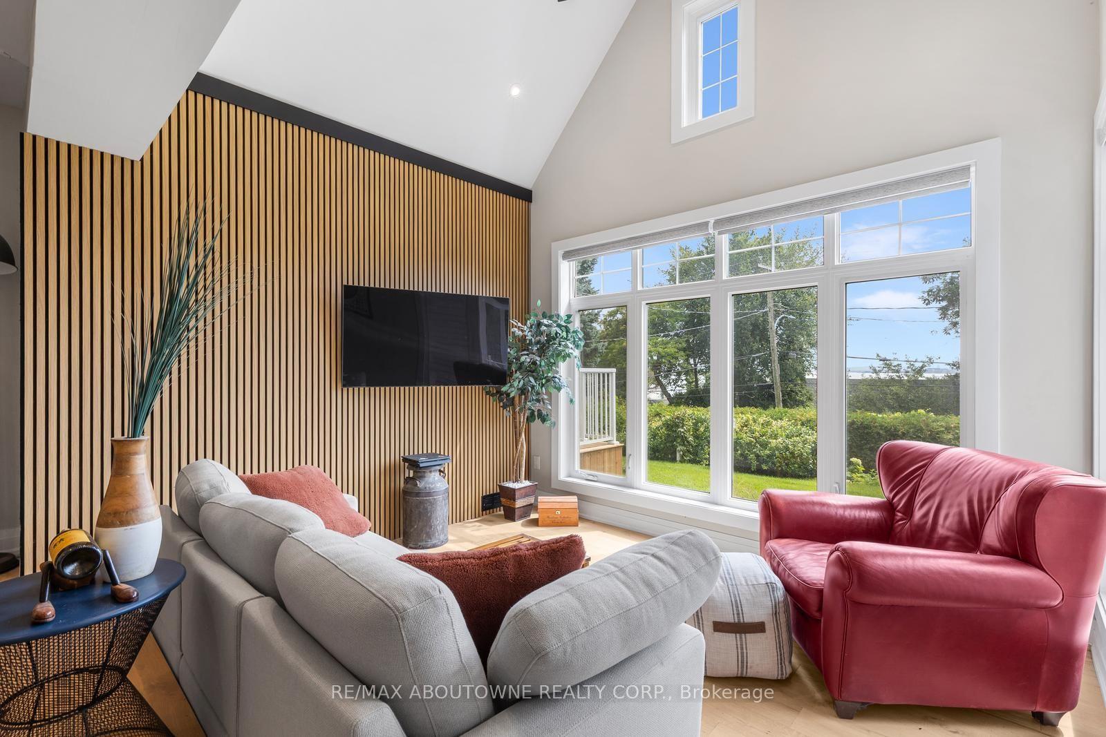 Photo 12 of 293 North Shore Boulevard E, Burlington, LaSalle — HOMEH