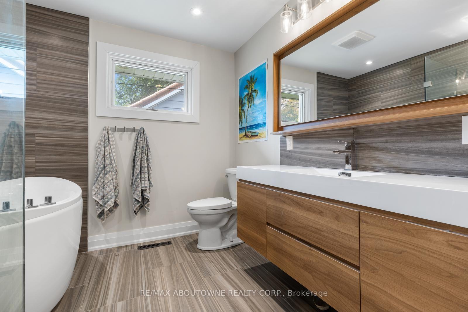 Photo 18 of 293 North Shore Boulevard E, Burlington, LaSalle — HOMEH