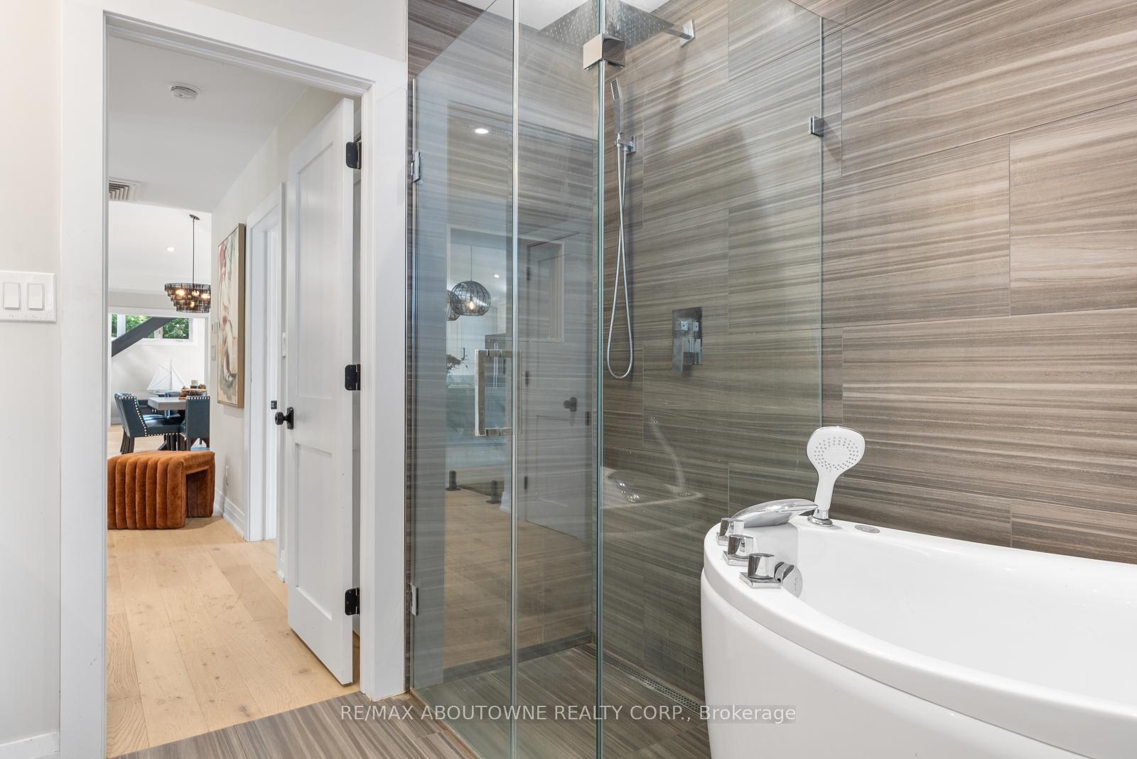 Photo 19 of 293 North Shore Boulevard E, Burlington, LaSalle — HOMEH