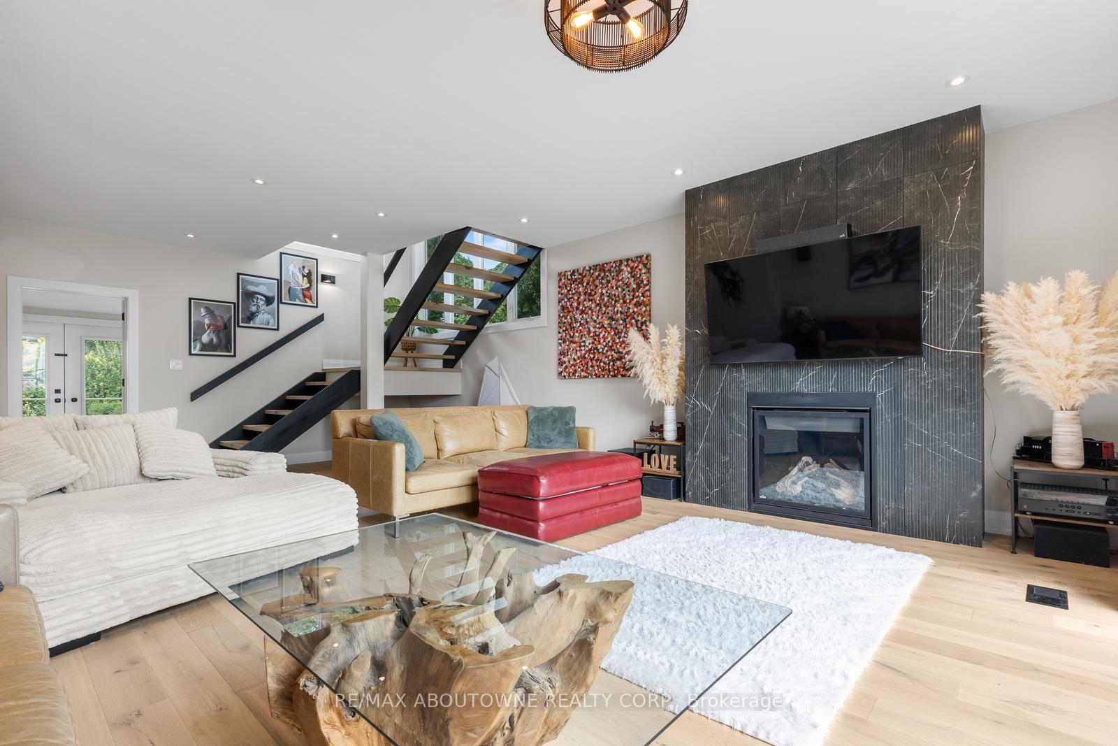 Photo 22 of 293 North Shore Boulevard E, Burlington, LaSalle — HOMEH