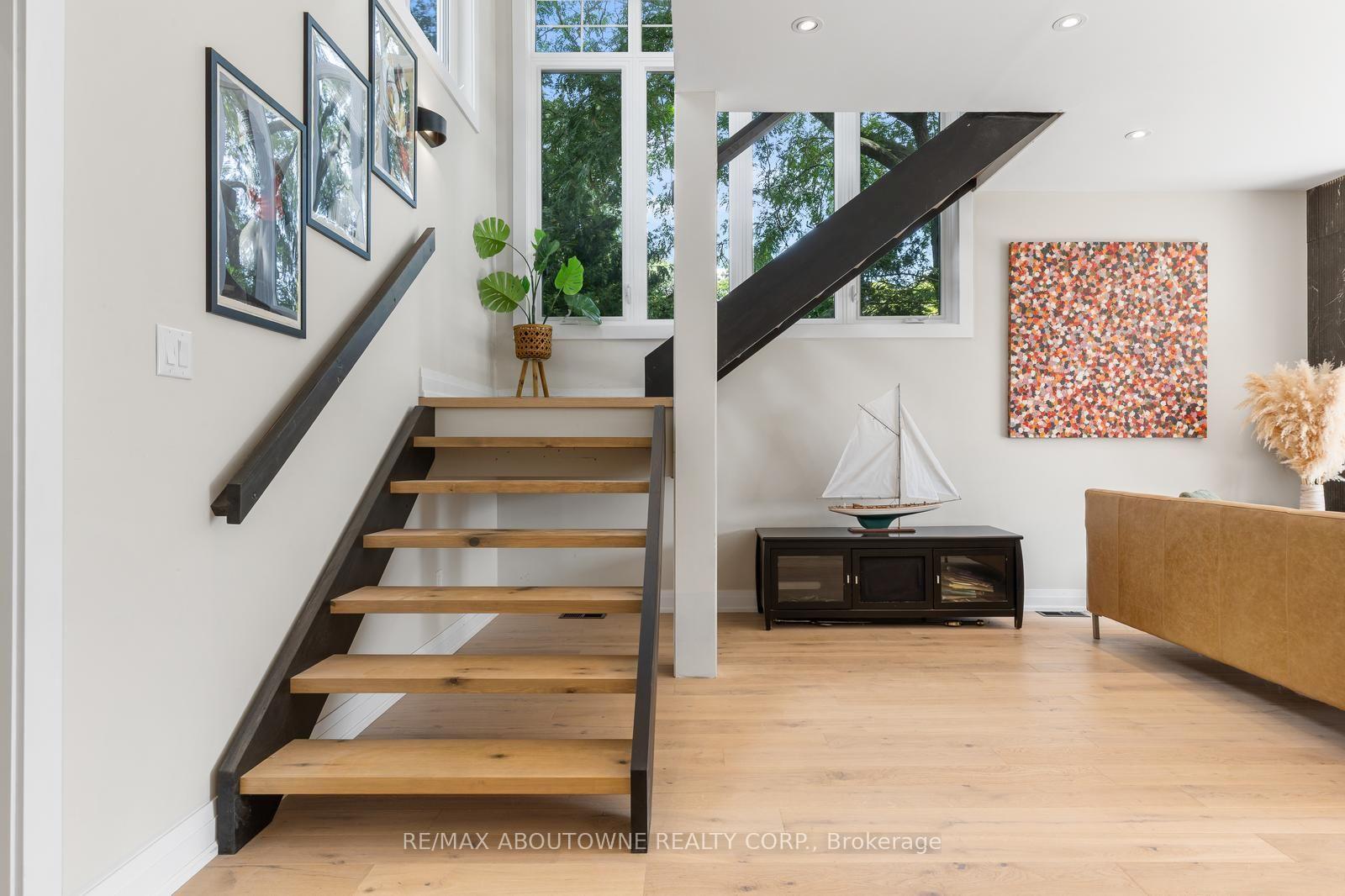 Photo 25 of 293 North Shore Boulevard E, Burlington, LaSalle — HOMEH